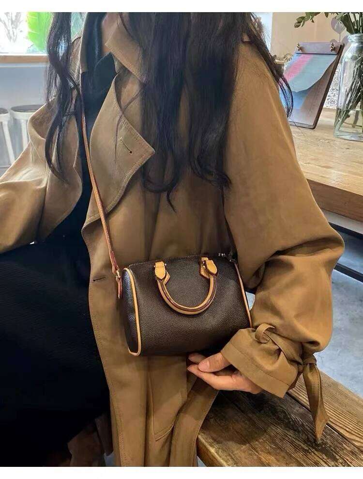 Handbag, Crossbody Large Capacity, Spacious With Detachable Leather Shoulder Strap Bag, Luxurious Design, Trendy