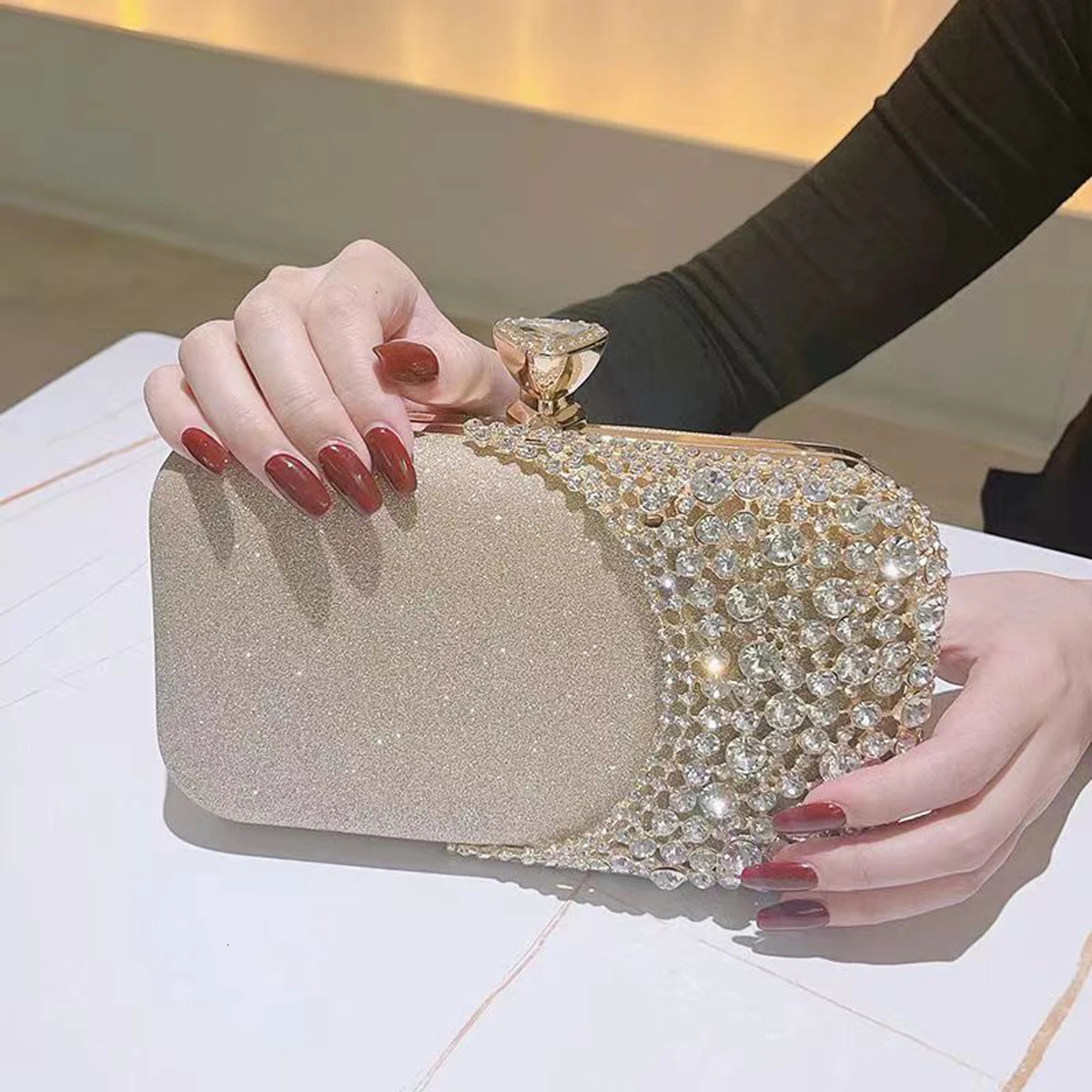 Hollow Out Fashion Women Evening Bags With Diamonds Shoulder Chain Handbags Wedding Bridal Female Purse Sequined Holder 250605