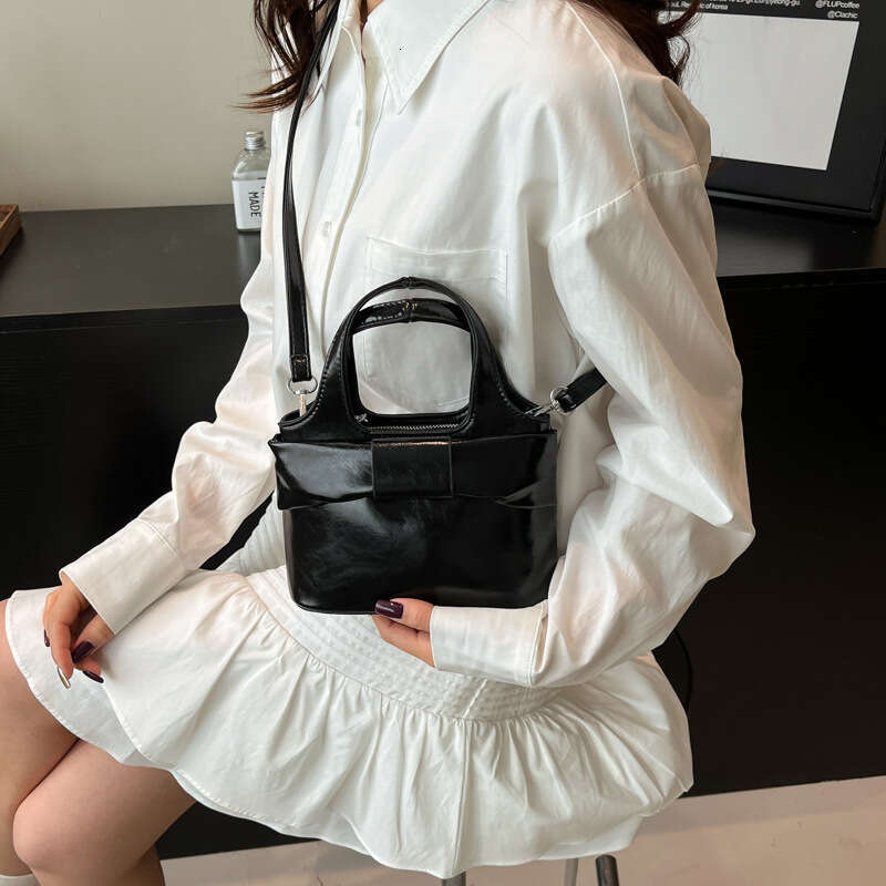Bucket Women's 2025 New Fashion Stylish Versatile Crossbody Handbag Shoulder Bag For Going Out