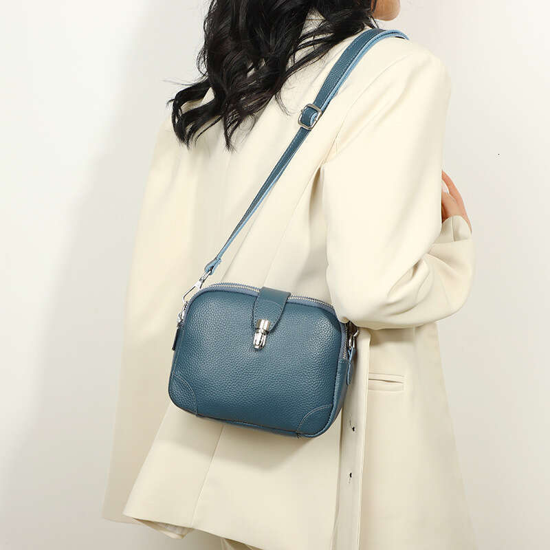 Versatile 2024 New Fashion Single Shoulder Crossbody for Women Multi-layer Small Square Bag Trendy