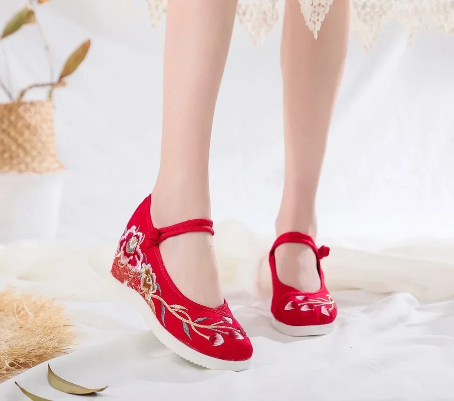 Autumn Elevator Shoes Woman Casual Harajuku Chinese Ethnic Style Canvas Vintage Embroidered Cloth Hanfu Shoes Women Zapatos 250603