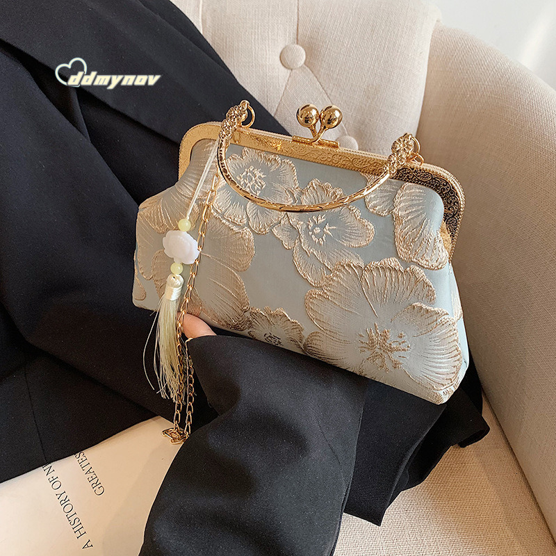 New Textured Cheongsam Bag for Women, Elegant Grand Chinese Style Pattern Handbag with High-end Sense and Temperament ddmynov
