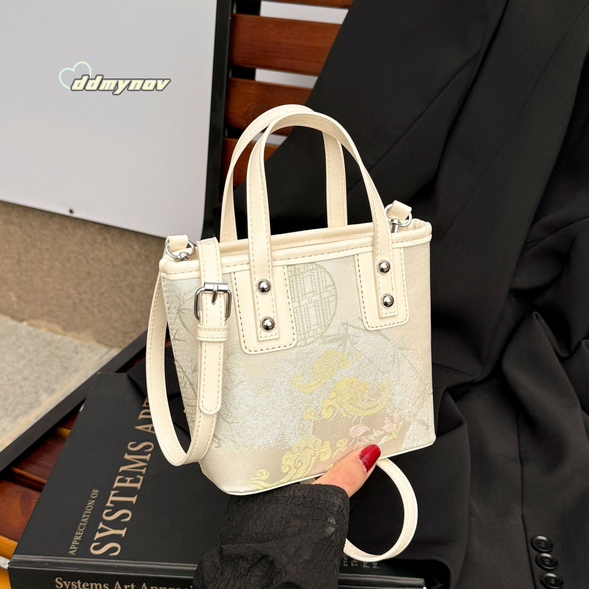 Super Popular Niche Embroidered Butterfly for Women 2025 New Trendy Versatile Crossbody Bag with Multiple Pockets Handbag ddmynov
