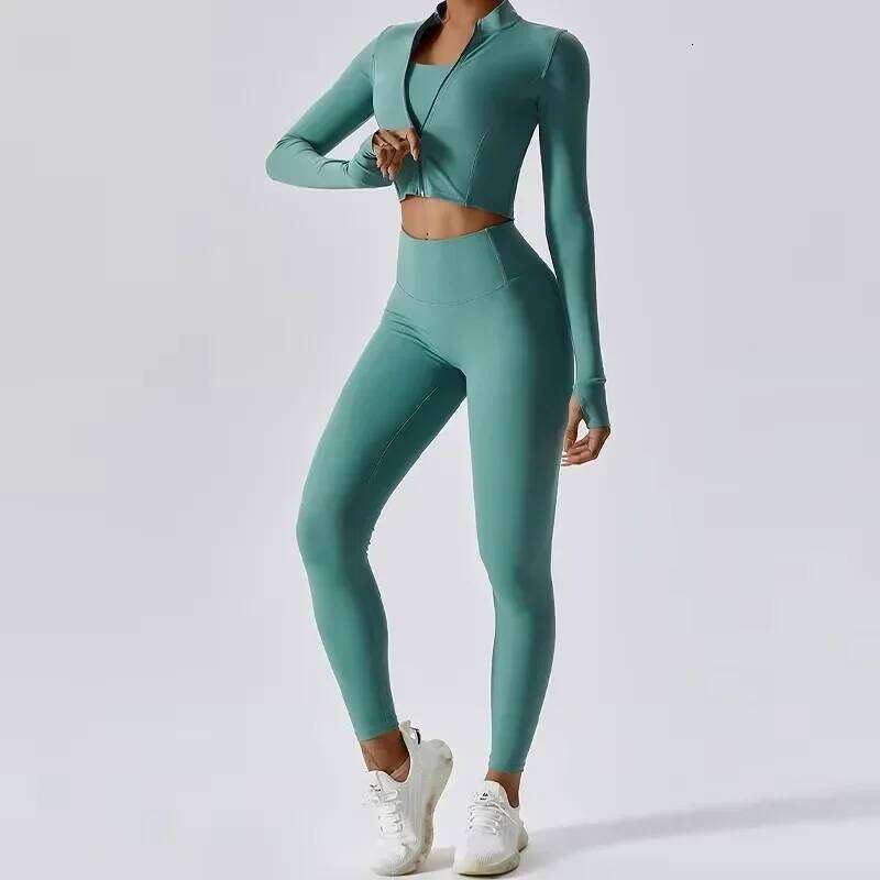 3Pcs Sports Workout Suit Quick-Drying Yoga Clothes Gym Sportswear Female Running Jackets Set Women