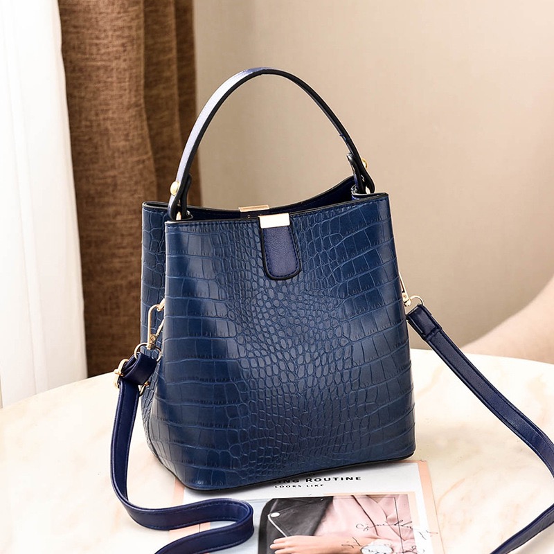 Hot selling women's bag fashion Korean version crocodile patterned bucket bag versatile handheld shoulder bag