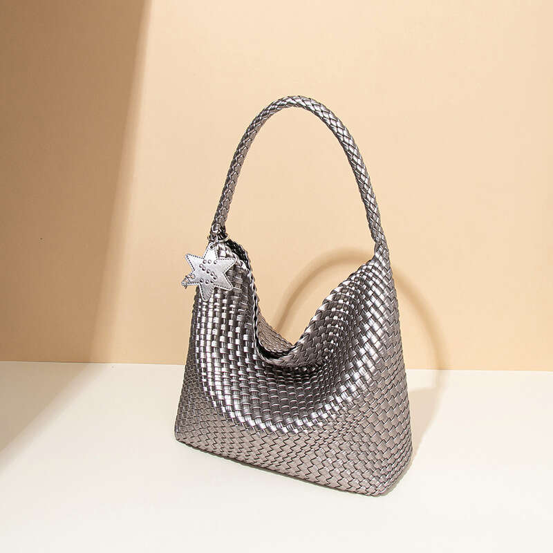 High-end Niche Design Handwoven Large Capacity Tote Casual Lazy Style Shoulder Hanging Commuter Bag
