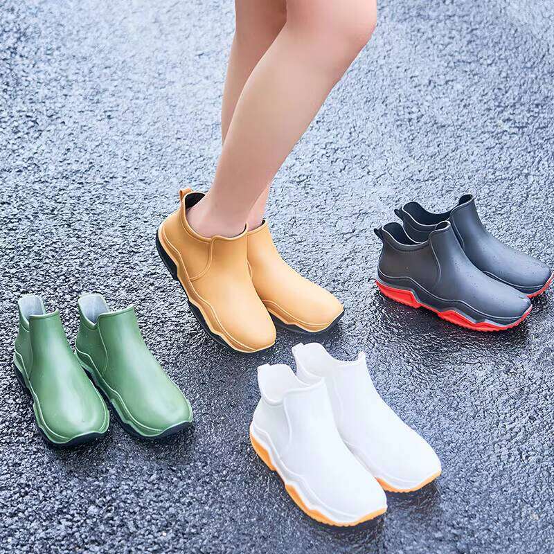 Wholesale Factory Direct Sales Rain Shoes PVC Material Waterproof Women Boots with Removable Fleece Lining