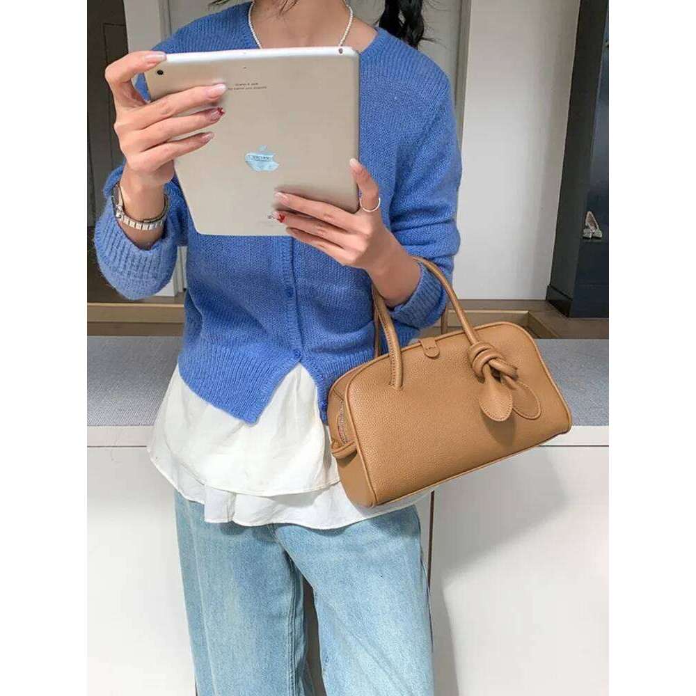 Matte PU Leather Shoulder Bags Women Simple Large Capacity Office Worker Commuter Underarm Bag 2025 New Solid Boston Handbags
