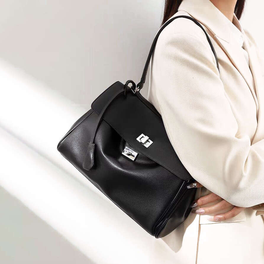 2025 New Large Capacity Commuter Crossbody High-end Solid Color Soft Leather Handbag Tote Fashion Simple Bag