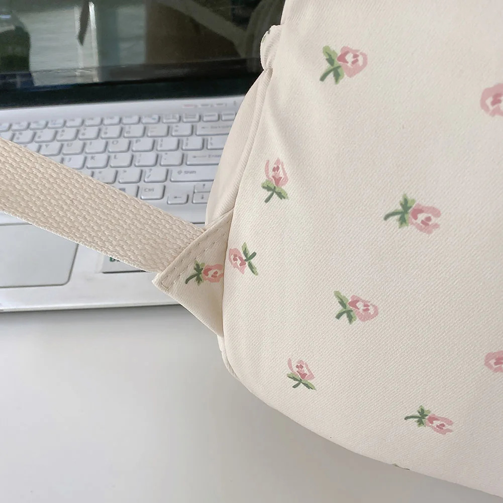 Floral Prints Backpack with Pendant Girls College Large Capacity Students Bookbag School Fashion 250604z