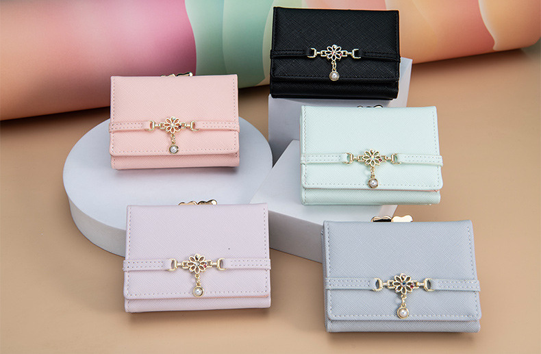 Free Shipping 2025 New Designer Bag Pearl Chain Women's Wallet Cute Style Trendy Coin Bag Exquisite And Practical Multi Card Slot Card Bag