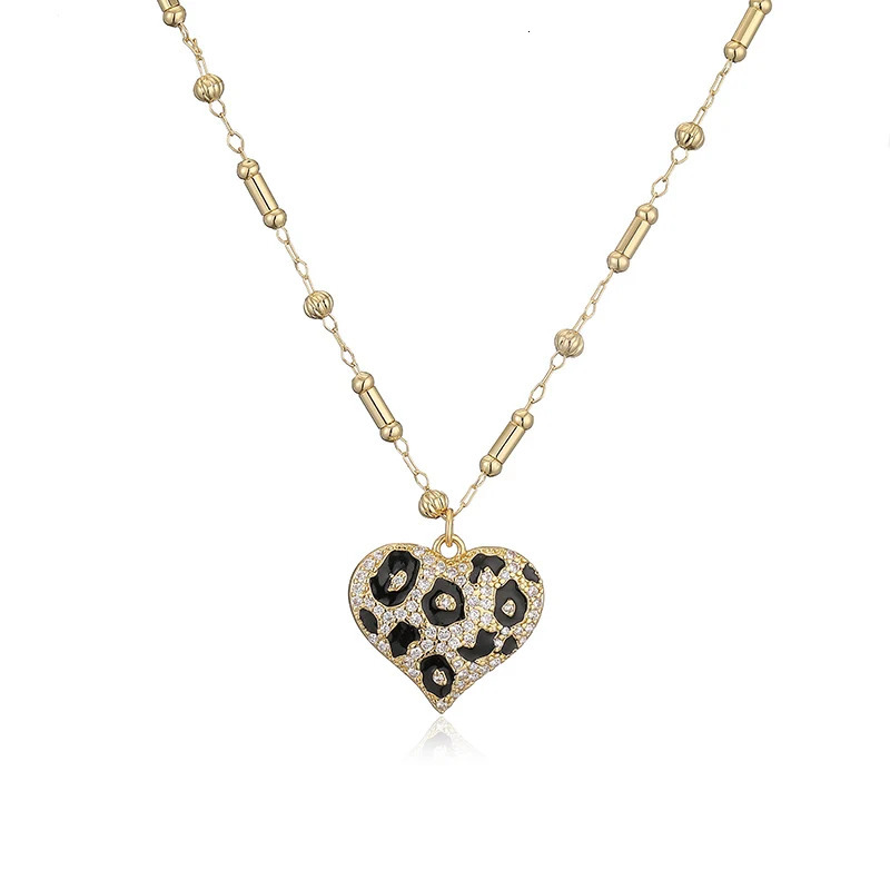 HECHENGCute Leopard Pattern Heart Shaped Womens Pendant Necklace 18K Golden Plated with Sparkling Zircon Womens Jewelry 250609