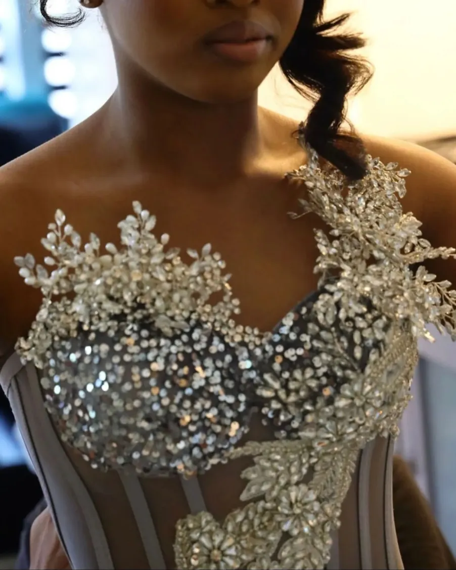 Sparkly Sequined One Shoulder Prom Dresses Elegant Bead Appliques Evening Dress High Side Split Celebrity Party Gown Customized