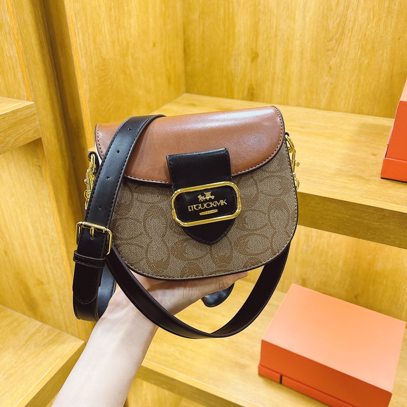 Free shipping 2025 designer women's luxury French fashion retro single shoulder handbag crossbody bag brown