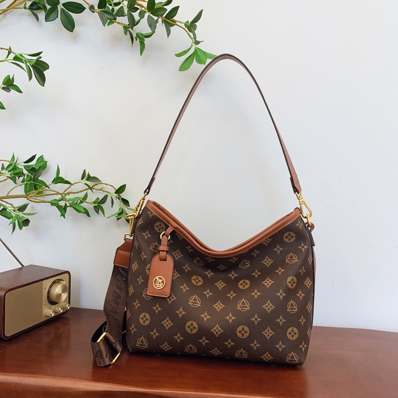 Free Shipping 2025 Designer Women's Luxury New Large Bag, Single Shoulder Underarm Bag, Fashion Commuter Bag