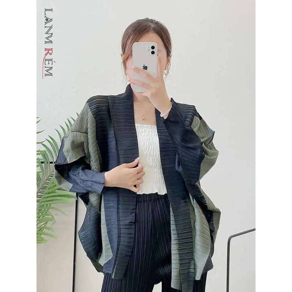 LANMREM Pleated Shirt Color Block Cardigan 2025 Summer Spring New Loose Casual Women's Sunscreen Shirts Elegant Top 2R4380