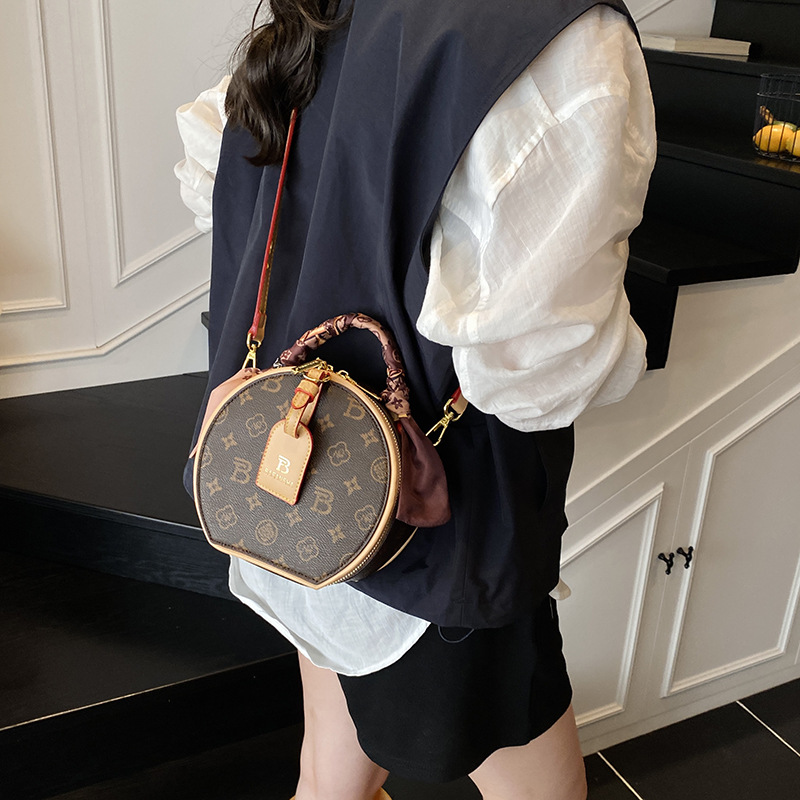 Free shipping new designer Shoulder totes Bags womans ladies flap lady fashion casual handbag women crossbody Underarm Cylindrical bag