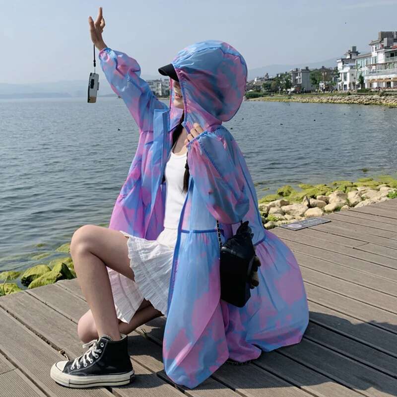 DEAT Fashion Printed Thin Sunscreen Jacket Women;S Hooded Big Size Zipper Long Sleeves Jackets Summer New Tide 7Ab9182