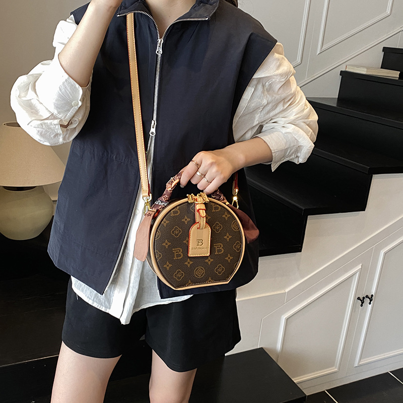 Free shipping new designer Shoulder totes Bags womans ladies flap lady fashion casual handbag women crossbody Underarm Cylindrical bag
