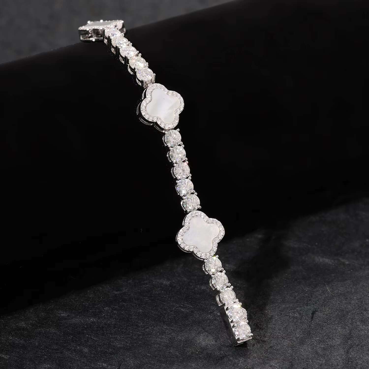 VVS D Moissanite 925 Silver Hip Hop Jewelry New Design Sparkling Clover Bracelet Elegant Luxury Bracelet Women Men Children
