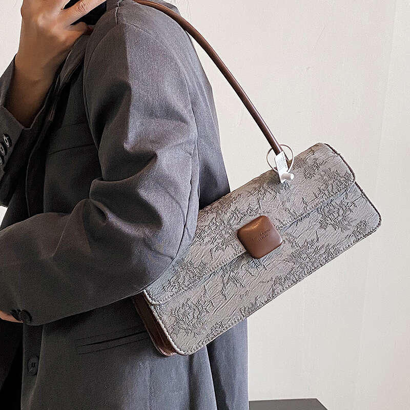 French Style Niche Bag Design New Single Shoulder Fashion High-end Handbag Underarm Baguette