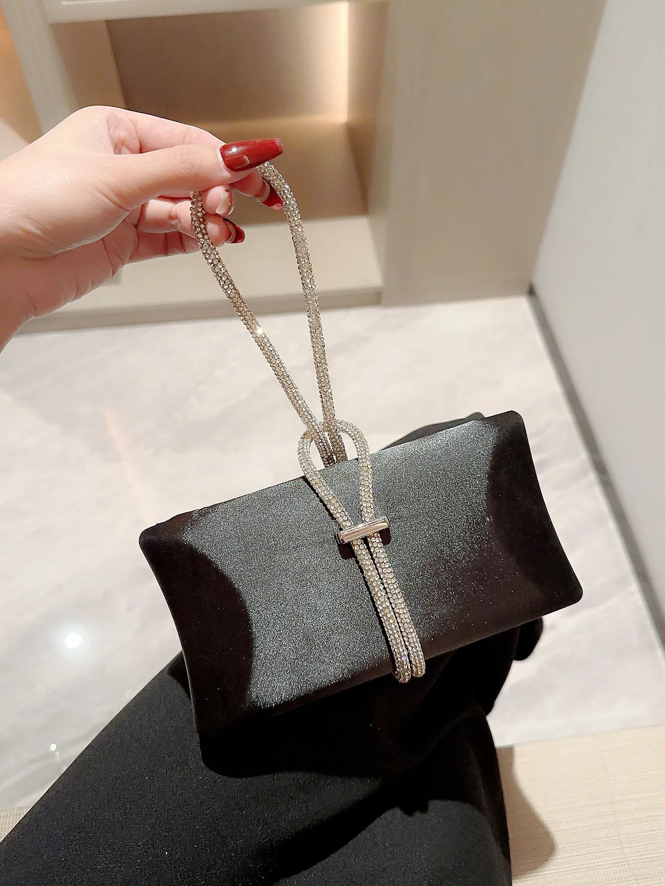 Women Classic fashion Satin Evening Bag Sparkly Banquet Tote Rhinestone Chain Decoration Dress Handbag Evening Bag Party Bag Prom Handbag 250606