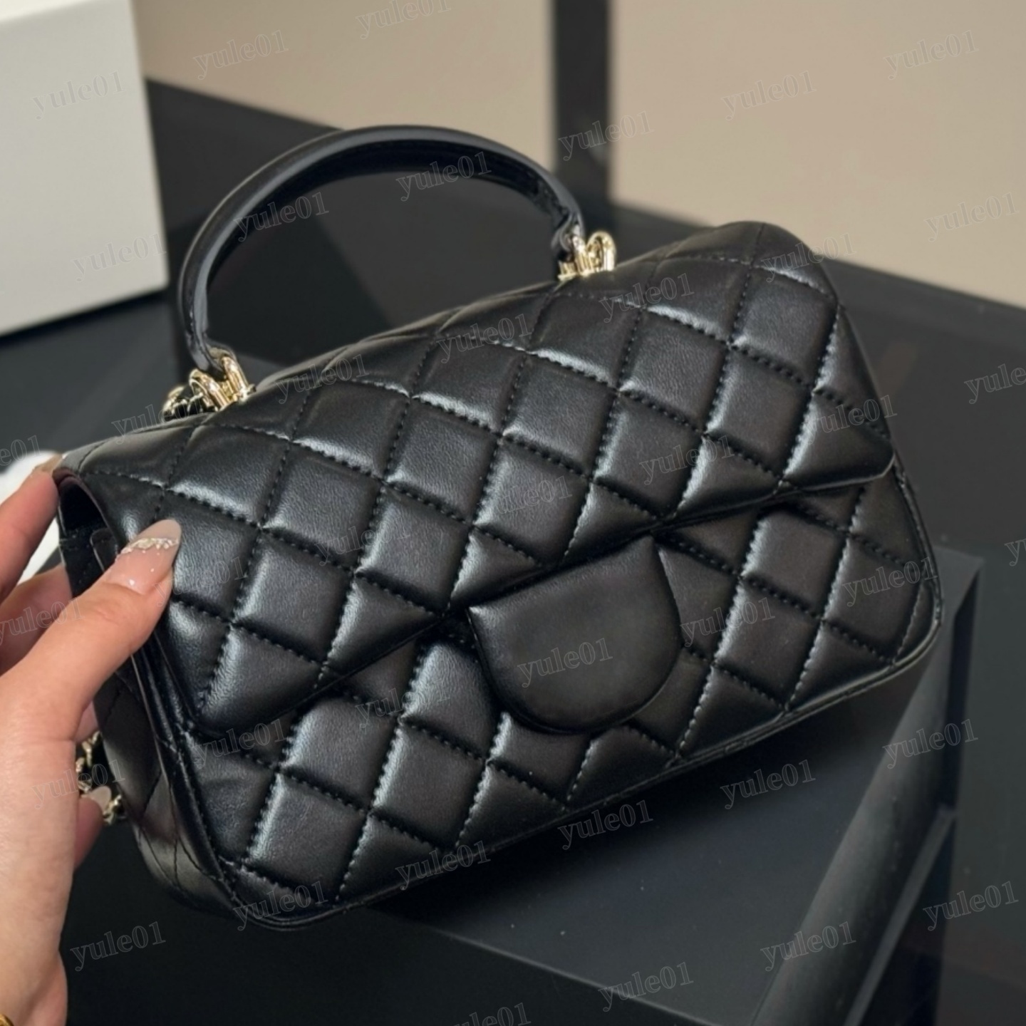 Luxury Shoulder Bag Womens Designer Top Handle Bag High Quality Large Capacity with Chain Strap Classic Flap Crossbody Bag Fashion Leisure Womens Purse