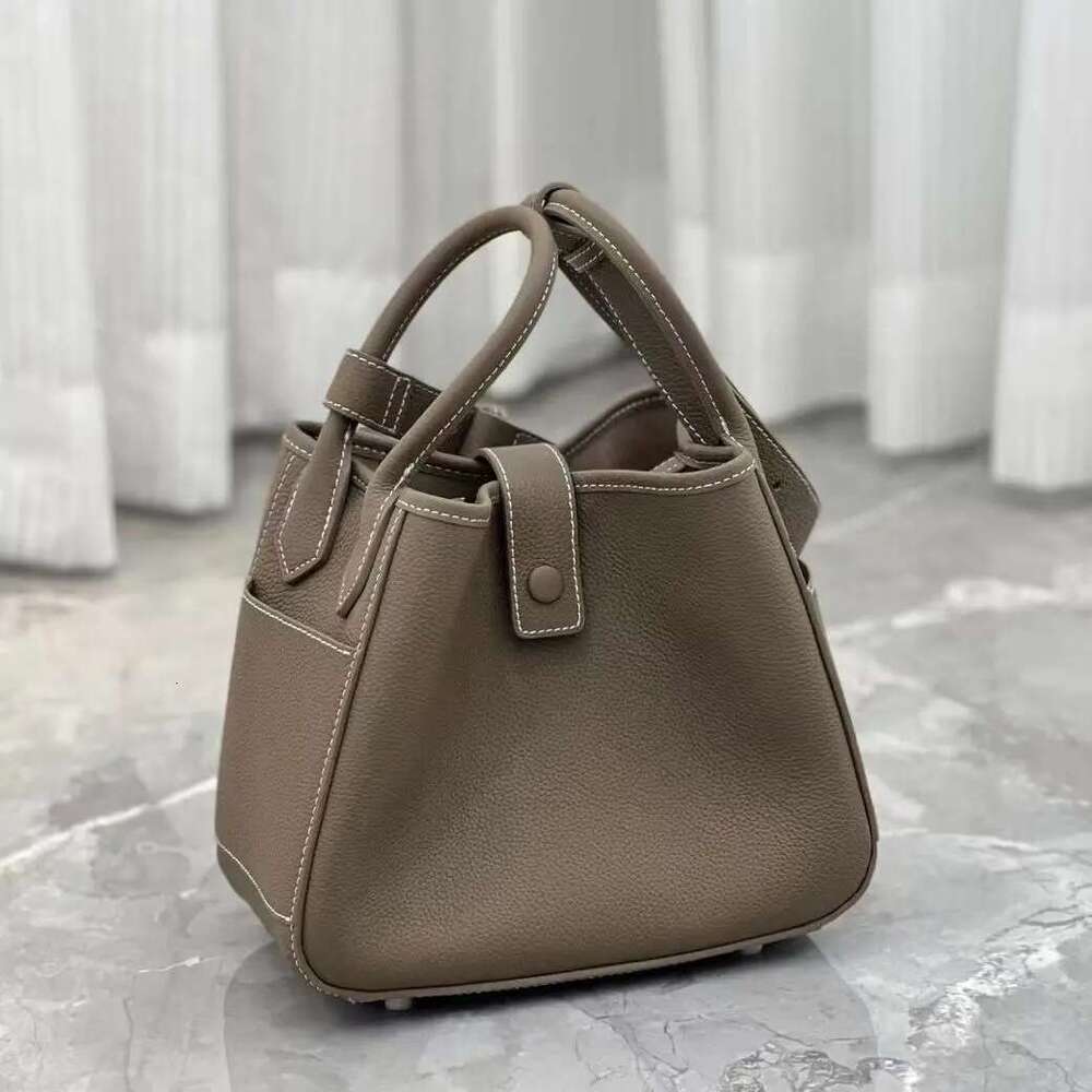 Fashion Large Capacity Leather Bucket For Women Design High Quality Cowhide Handbags High-End Elegant Lady Dinner Bag
