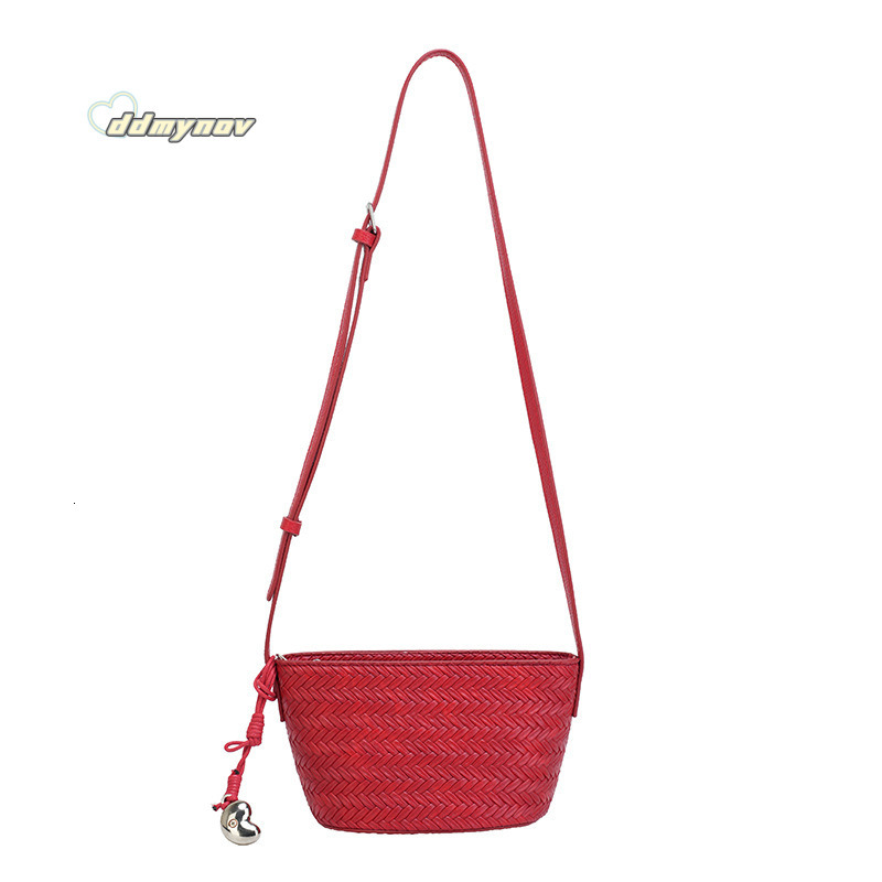 Korean Style Niche Yuanbao Bucket for Women 2025 New Fashion Woven Shoulder Versatile Crossbody Bag ddmynov