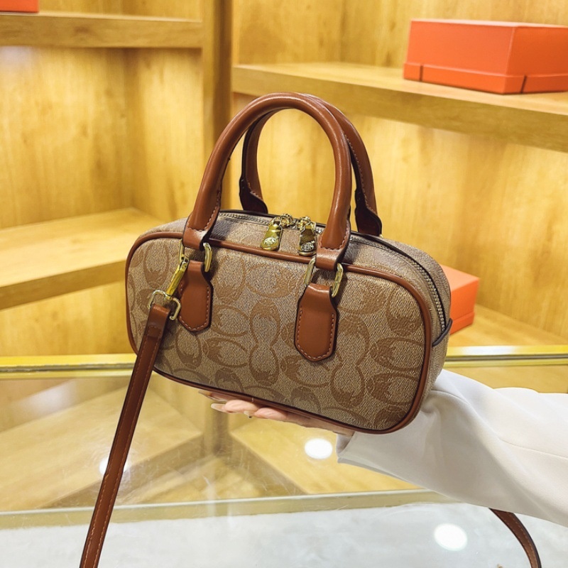 Free Shipping 2025 Designer Women's Luxury New Korean Style Handbag Fashion Single Shoulder Crossbody Bag brown