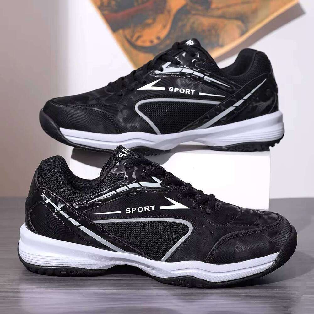Hot Selling Breathable Badminton Men and Women From China Rubber Insole Sport Shoes for All Seasons