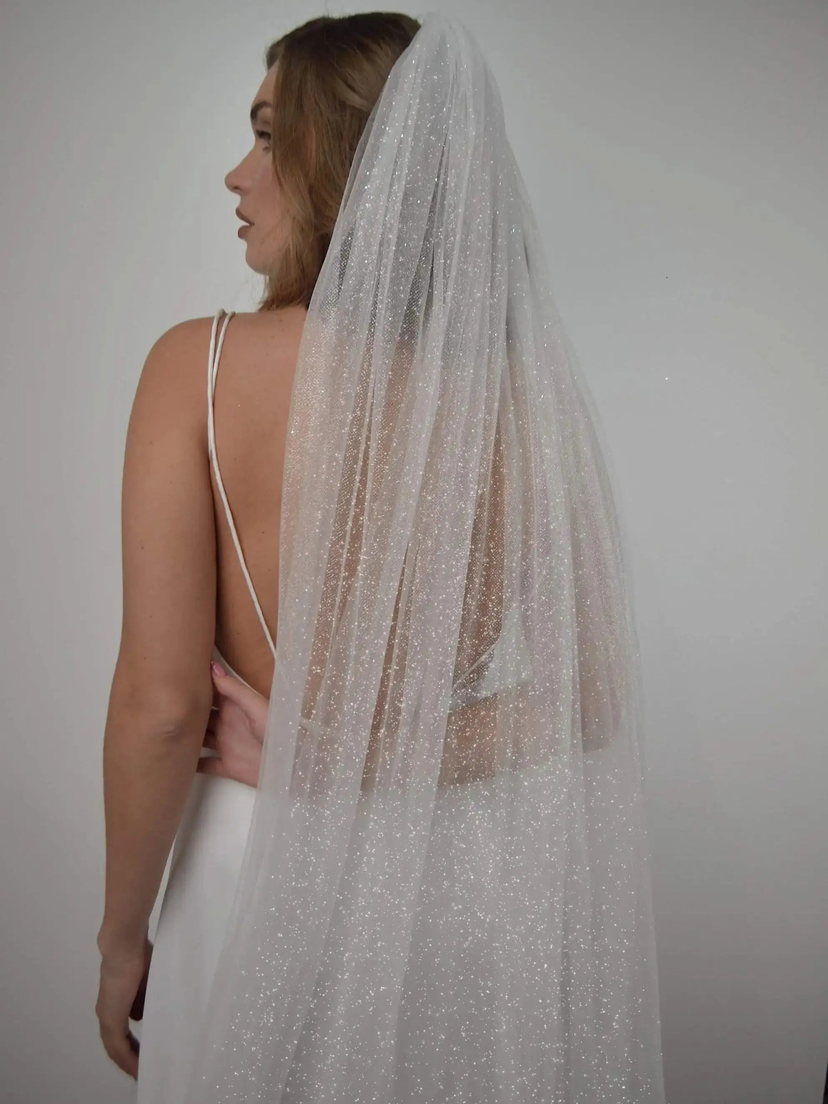 Long Sparkling Bridal Veil Shine Wedding Veil in Golden Hues with Sequins Cathedral Length Golden Veils with Comb V101 250610