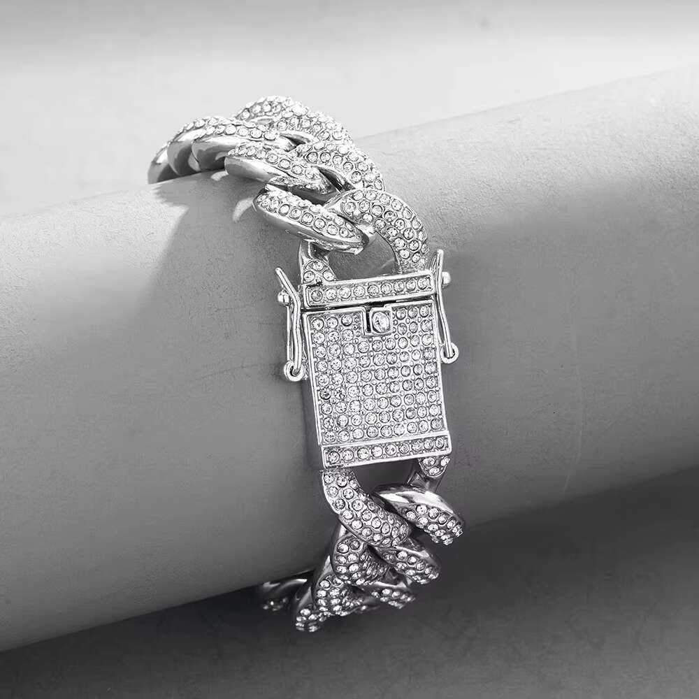 OACOCA Fashion Full of Diamond Cool Cuban Gold Chain Jewelry Hip Hop Jewelry Diamond Icy Mens Cuban Chain Necklace for Women