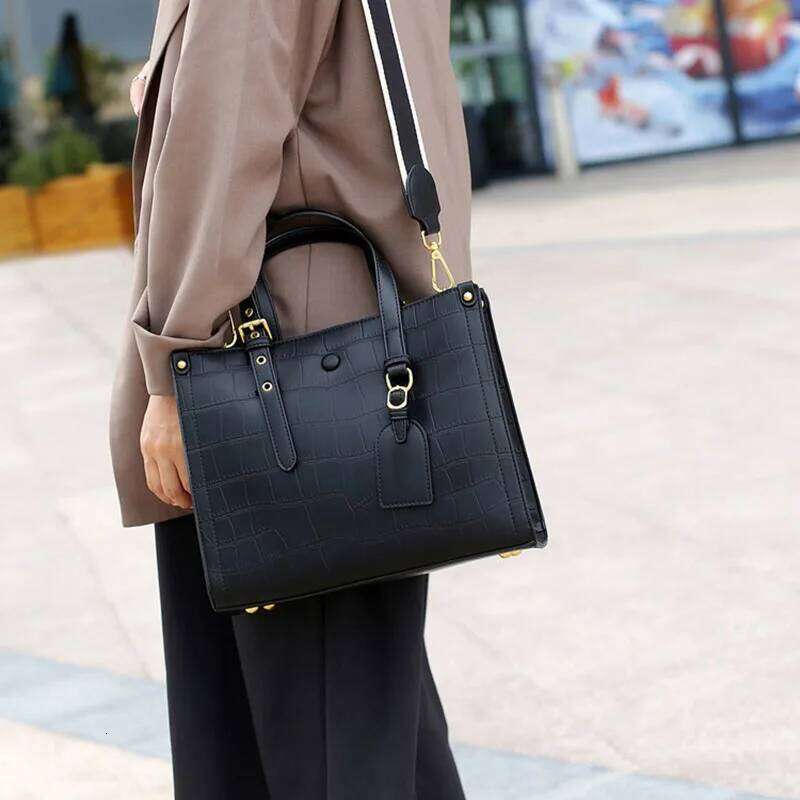New 2025 Summer Genuine Leather Crossbody Shoulder Handheld Tote Versatile Mom Bag 2025/06/10