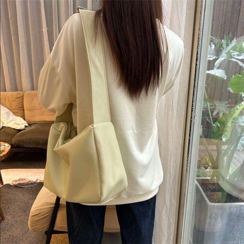 Large Capacity for Women 2023 New Soft Leather Niche Commuter Tote College Student Class Shoulder Crossbody Bag