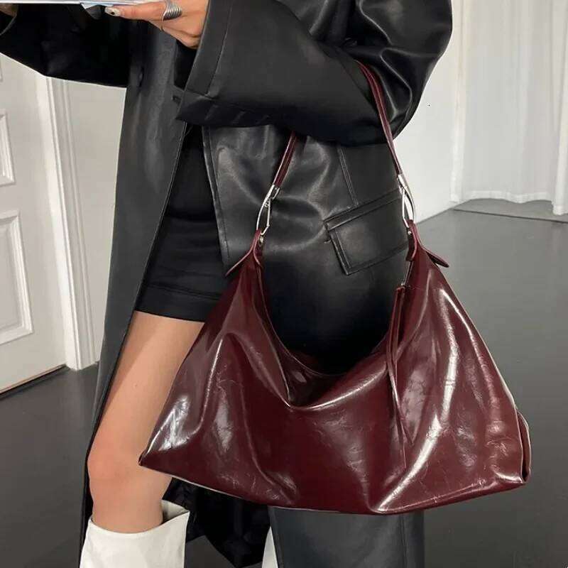 MBTI Bury Womens Tote Aesthetic Vintage Fashion Advanced Leather Shoulder Bag Autumn And Winter Large Capacity Handbag