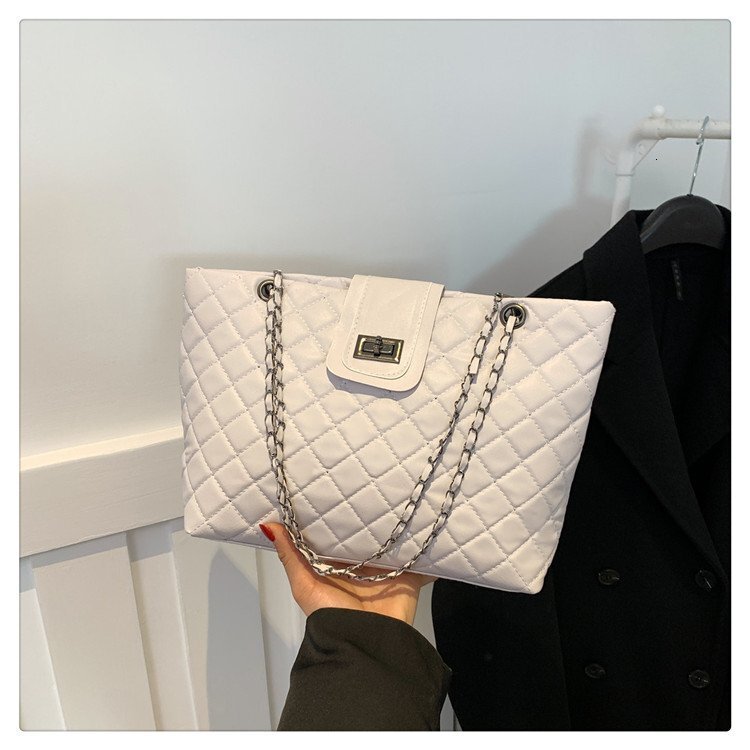Free Shipping New Designer Bag For 2025 Quilted Large Capacity Bag Women Spring Luxury Wallet Fashion Chain Shoulder Crossbody Celebrity Tote