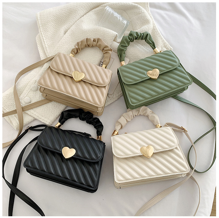 Free Shipping New Designer Bag For 2025 Cross-border Women's Bag Fashion And Retro Heart Pleated Handbag Heart-shaped Stylish Luxury Wallet Embos