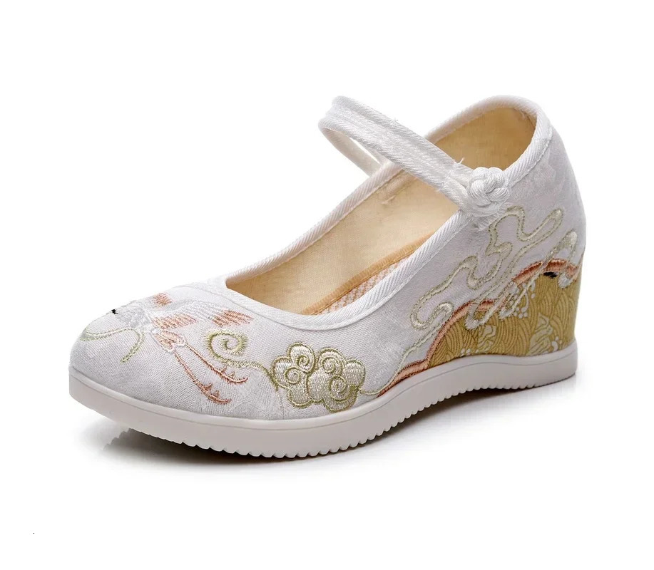 Autumn Elevator Shoes Woman Casual Harajuku Chinese Ethnic Style Canvas Vintage Embroidered Cloth Hanfu Shoes Women Zapatos 250603