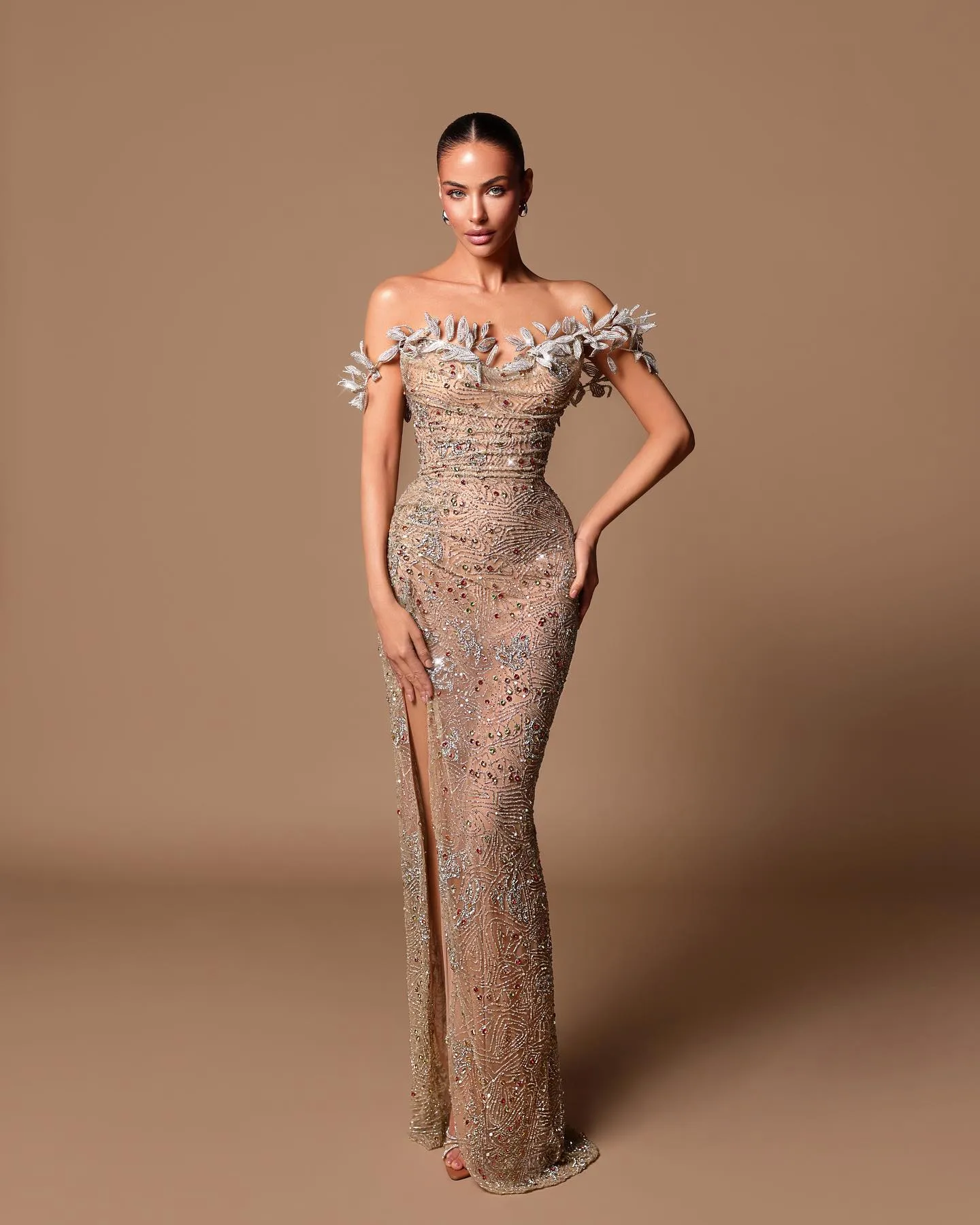 Gorgeous Rhinestones Prom Dresses Elegant Leaf Appliqued Beaded Evening Dress Side High Split Celebrity Party Gown Customized