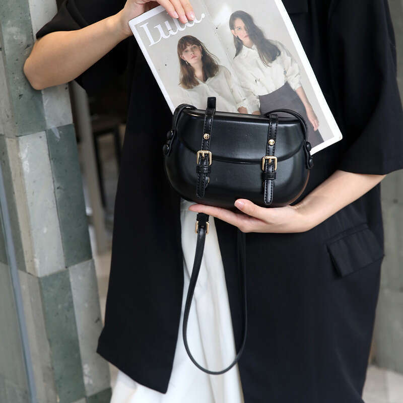 2025 New High-End Crossbody Simple Shoulder Fashion Saddle Niche Solid Color Phone Bag