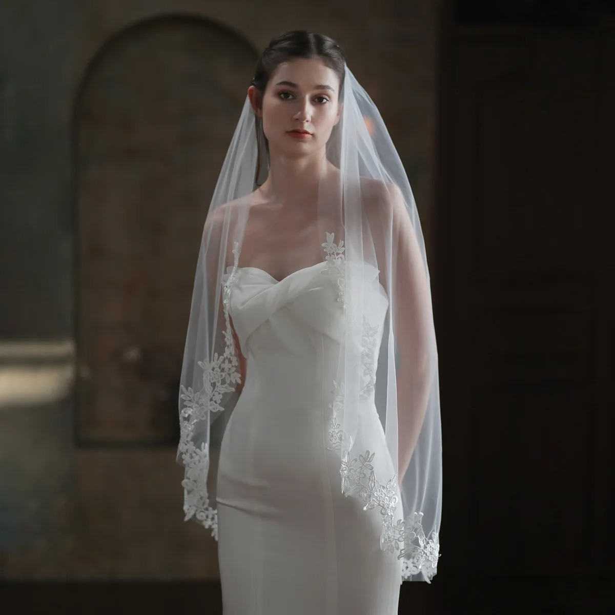 1 Tier Soft Tulle Lace Applique Bridal Veils Wedding Accessories with Comb Fingertip Length Wedding Veils 250610