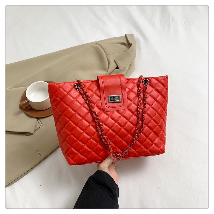 Free Shipping New Designer Bag For 2025 Quilted Large Capacity Bag Women Spring Luxury Wallet Fashion Chain Shoulder Crossbody Celebrity Tote