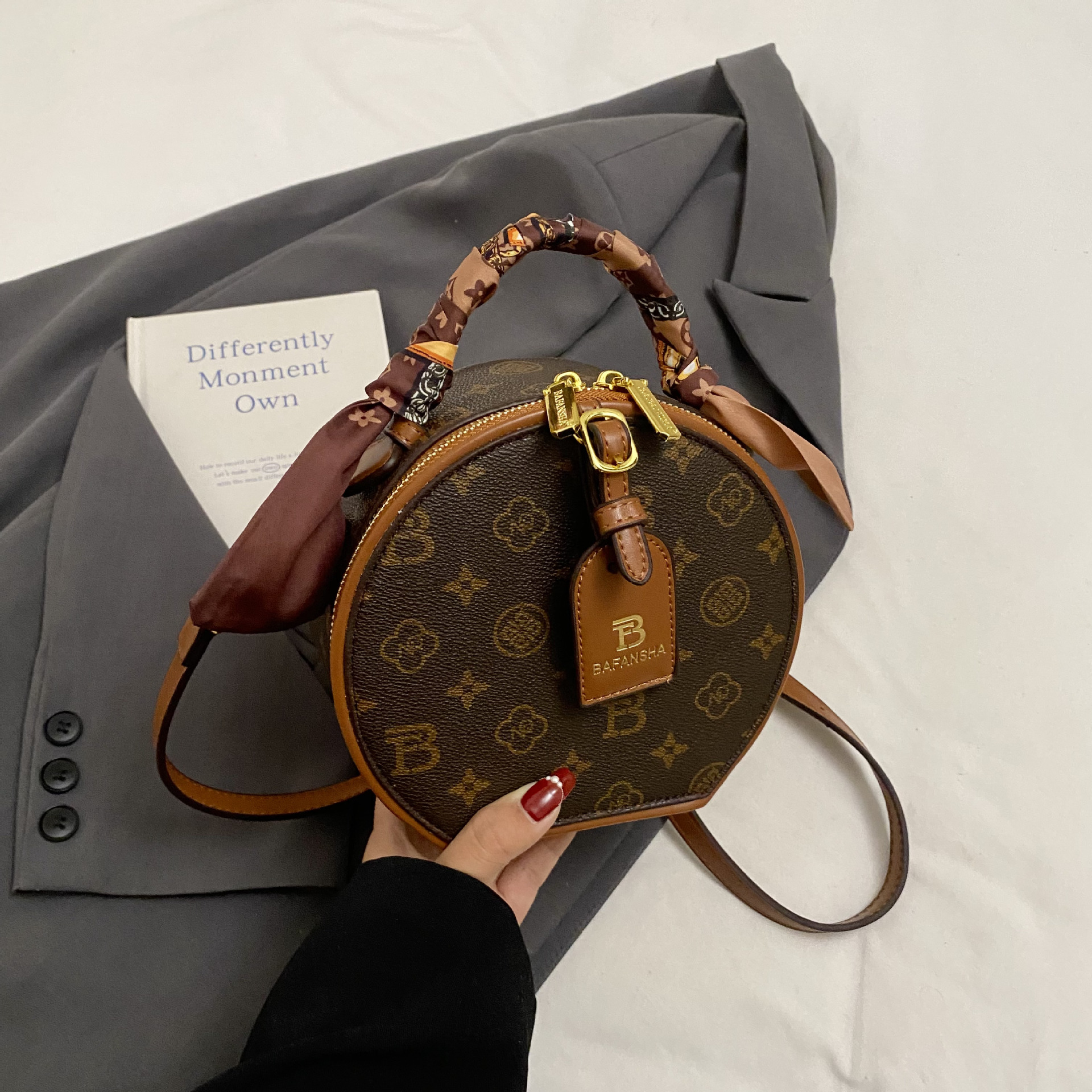 Free shipping new designer Shoulder totes Bags womans ladies flap lady fashion casual handbag women crossbody Underarm Cylindrical bag