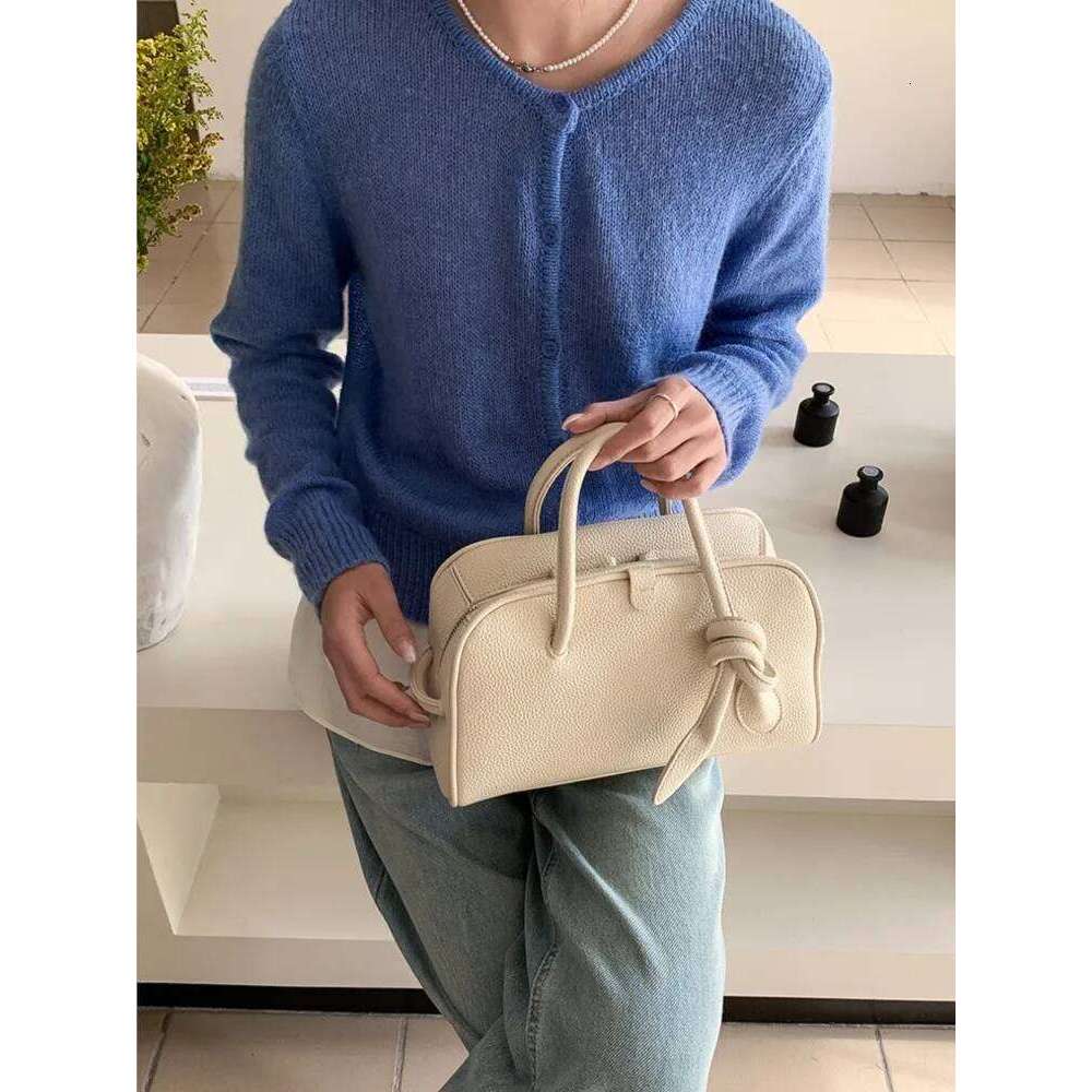 Matte PU Leather Shoulder Bags Women Simple Large Capacity Office Worker Commuter Underarm Bag 2025 New Solid Boston Handbags