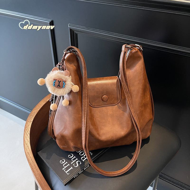 Tote 2024 New Women's Large Capacity Crossbody Versatile Commuter Backpack Niche Design Shoulder Bag ddmynov