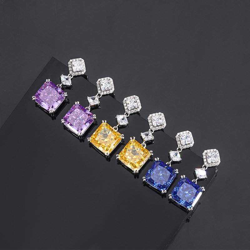 High-Quality Chic S925 Sterling Silver Piercing With Glossy Appearance And Robust Clasp Design Ideal for Adorning Your Wardrobe