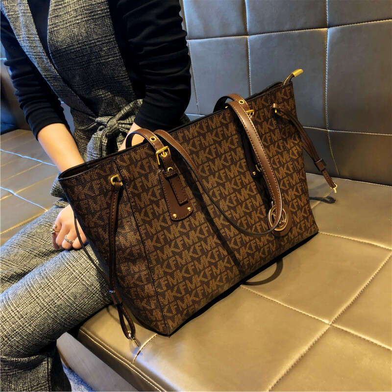 Hong Kong Genuine Leather Handbag for Women 2023 New Trendy Design Fashion Large Capacity Travel Shoulder Tote Bag