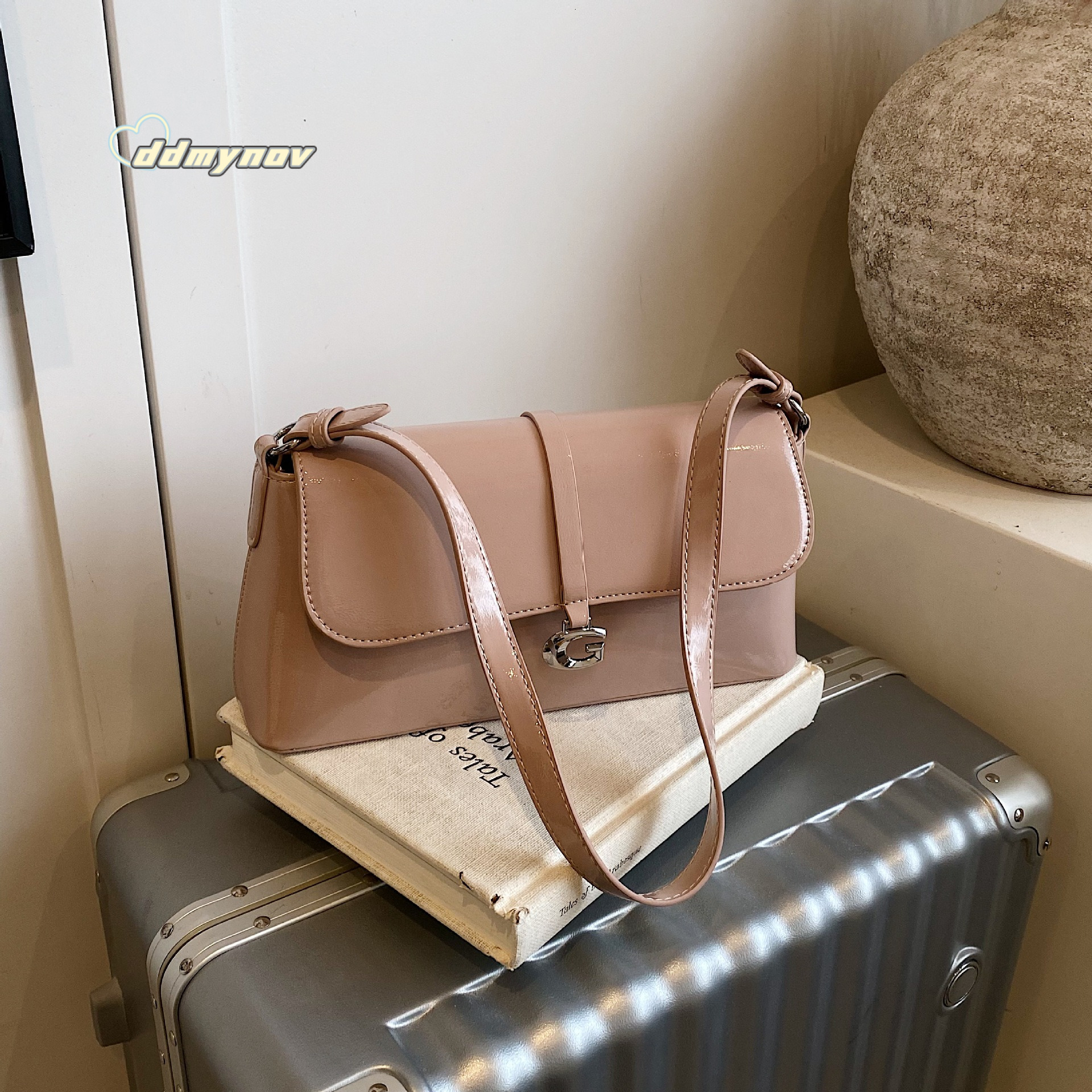 High-end Baguette for Women, Solid Color, Fashionable and Simple Shoulder Versatile Small Square Bag, Commuter Underarm Bag ddmynov