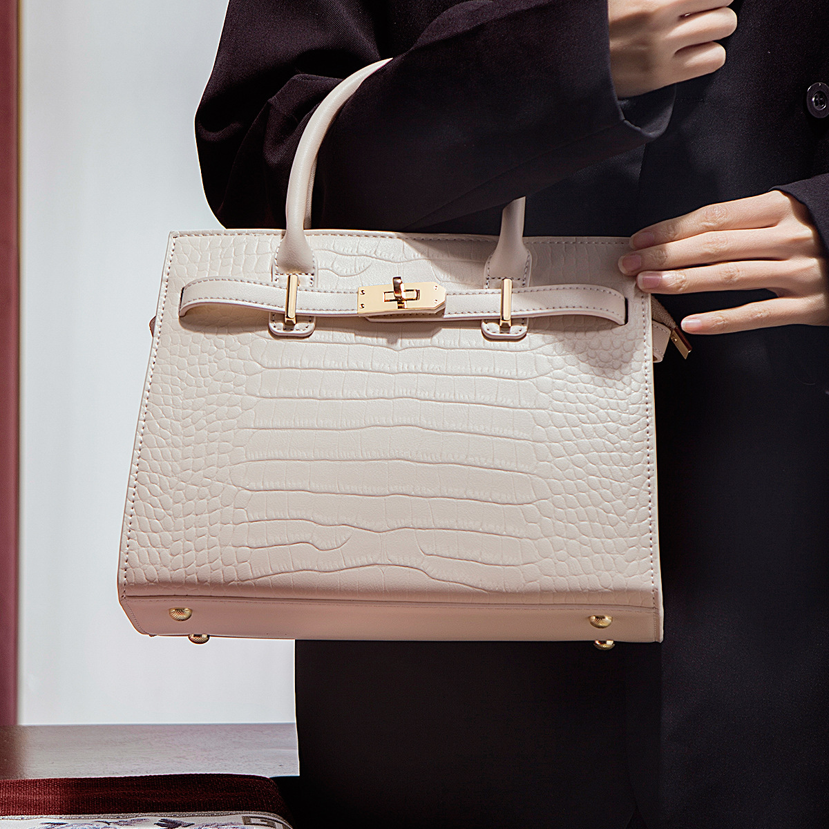 Free Shipping Designer Mom Bags Bag Luxury Crossbody Bag 2025 New High-end Crocodile Pattern Handbag Fashionable And Elegant Gift For Mom Practical
